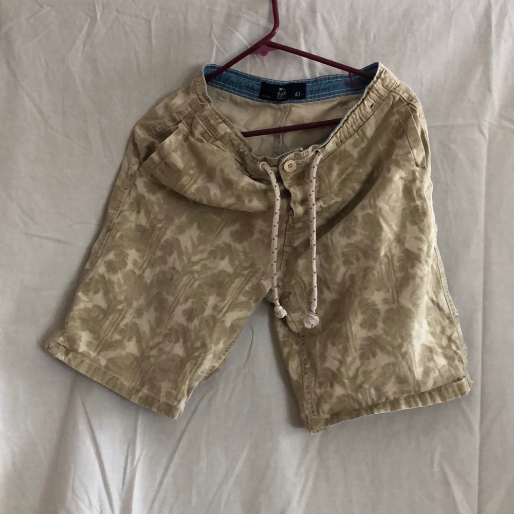 Men’s cargo shorts